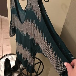 bebe Tops - ❣️FINAL SALE!❣️PRICE DROP❣️Bebe Cold Shoulder Top bebe Tops - ❣️FINAL SALE!❣️PRICE DROP❣️Bebe Cold Shoulder Top